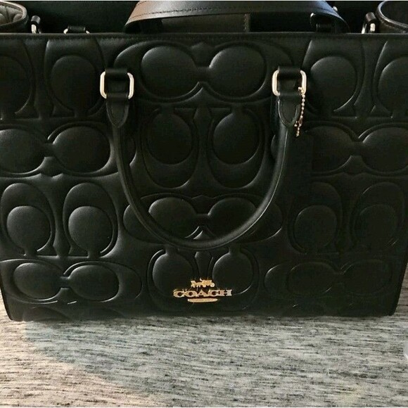 Coach Handbags - Coach Maggie Tote Bag In Signature Leather New With Tags